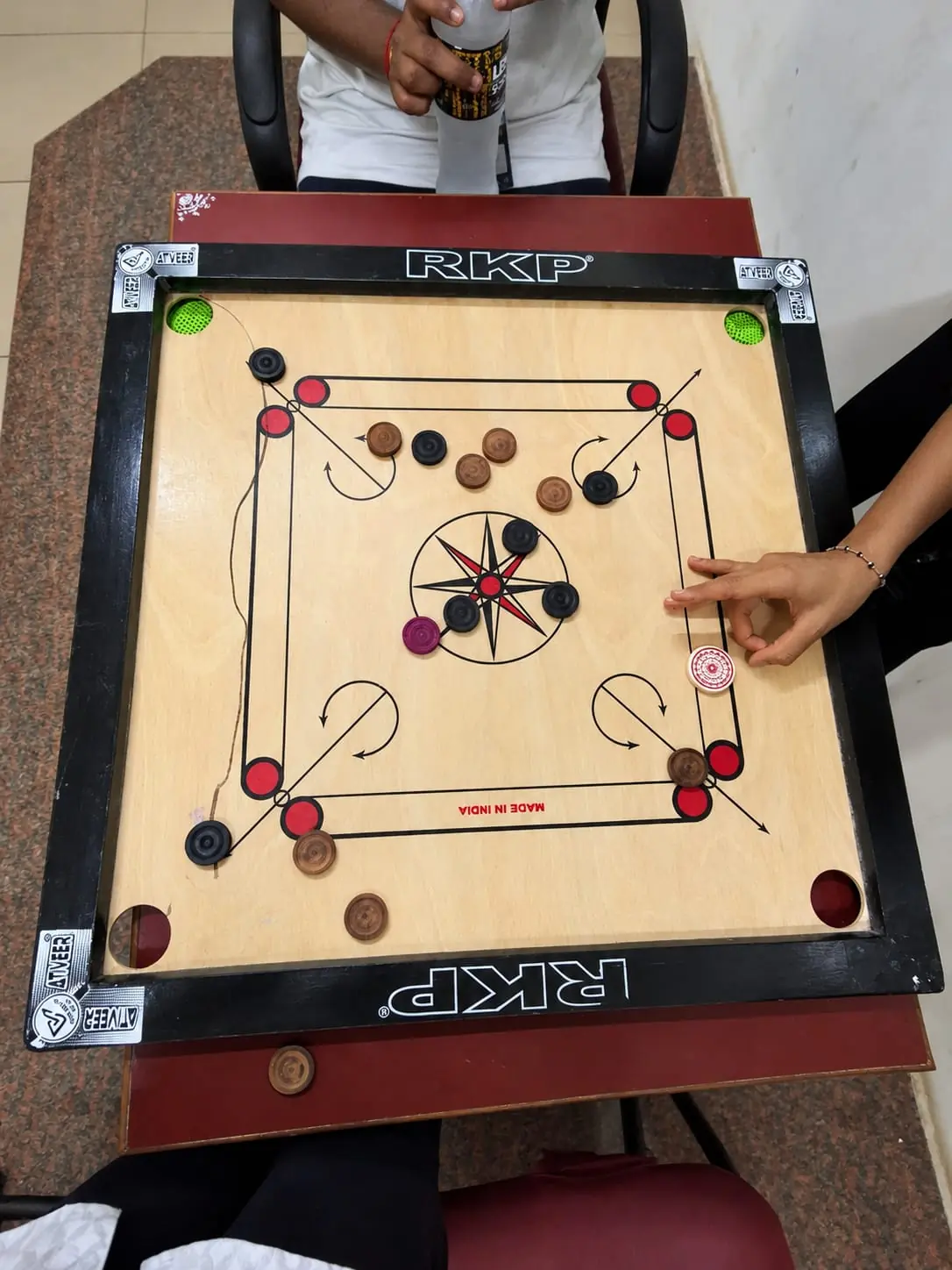 Quick Midnight Carrom Break to Reset and Decompress